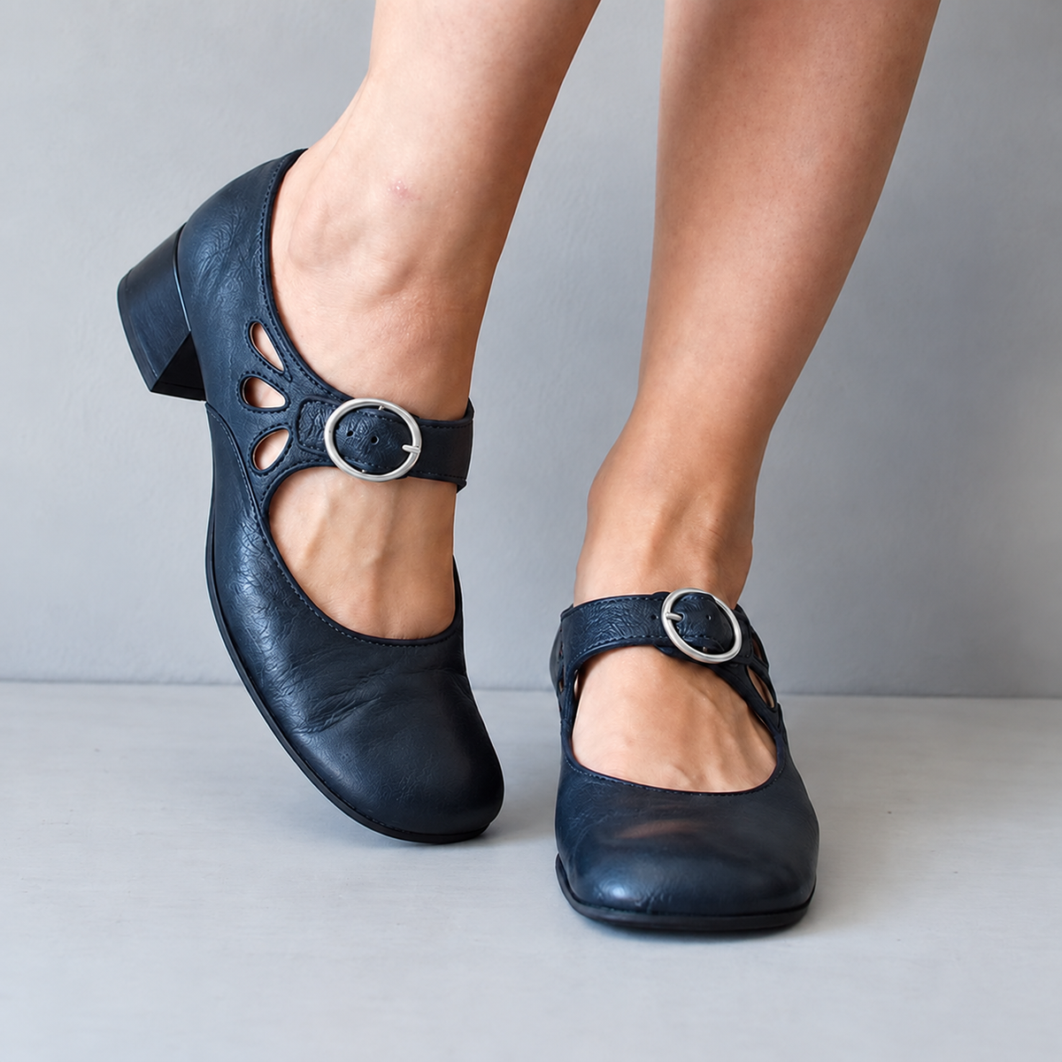 Delia Retro Buckle Comfort Sandals