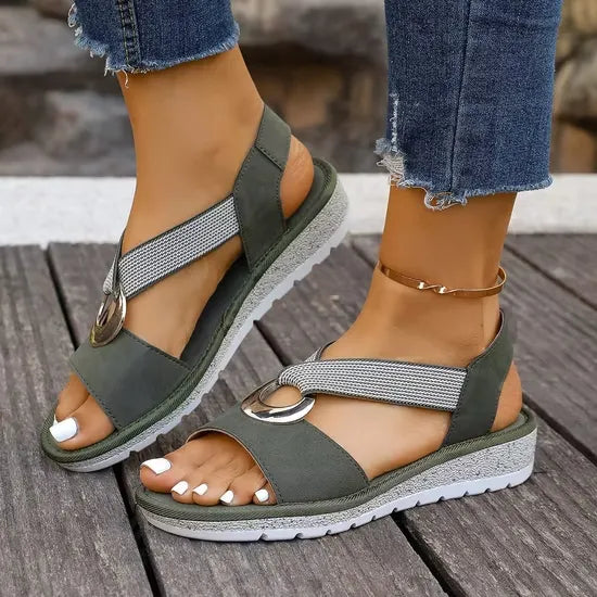 Noa Chic Crossover Strap Sandals