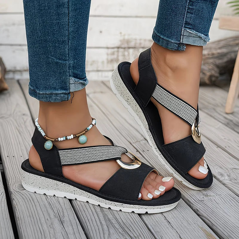 Noa Chic Crossover Strap Sandals