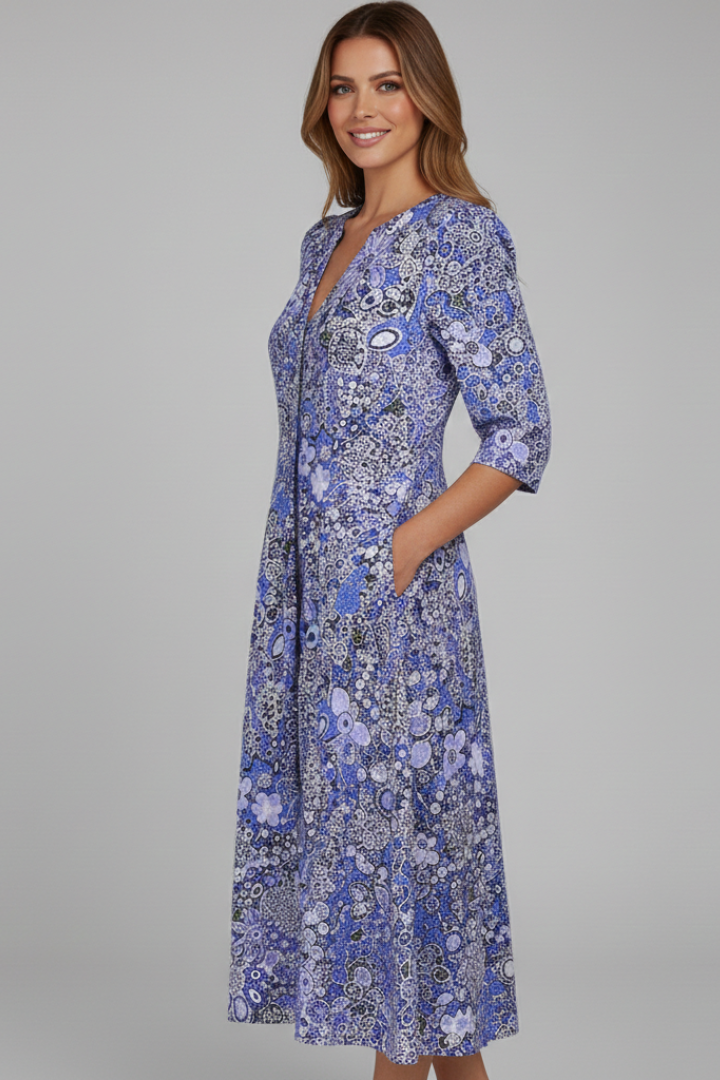 Lotte Easy V-Neck Midi Dress with 3/4 Sleeves